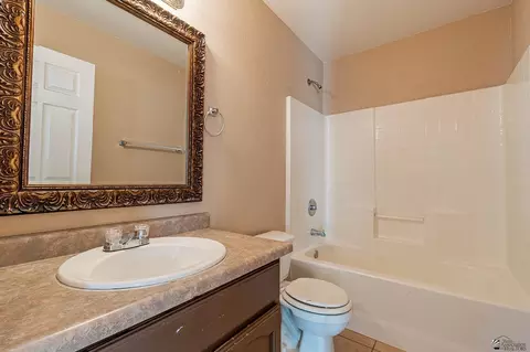 Bath - 10362 E 38 Pl, Yuma, AZ 85365 photo 1 of 2