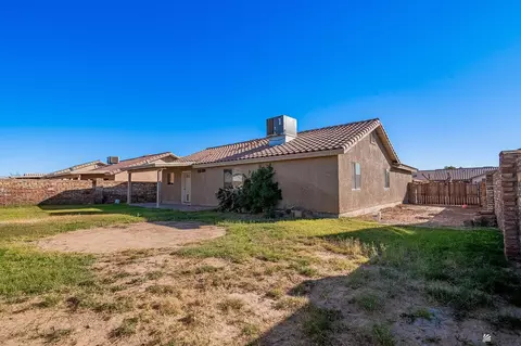 Exterior - 10362 E 38 Pl, Yuma, AZ 85365 photo 4 of 9