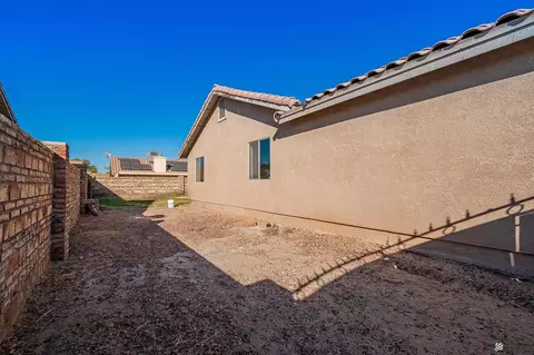 Exterior - 10362 E 38 Pl, Yuma, AZ 85365 photo 8 of 9