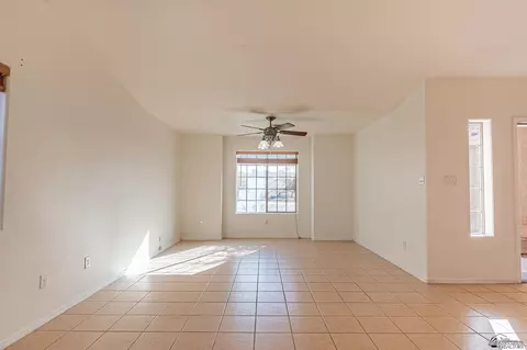 Living - 10362 E 38 Pl, Yuma, AZ 85365 photo 4 of 4