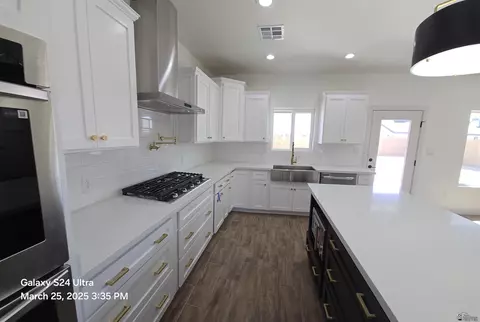 Kitchen - 7971 E 34 Ln, Yuma, AZ 85365 photo 2 of 9