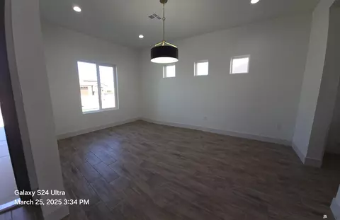 Living - 7971 E 34 Ln, Yuma, AZ 85365 photo 1 of 2