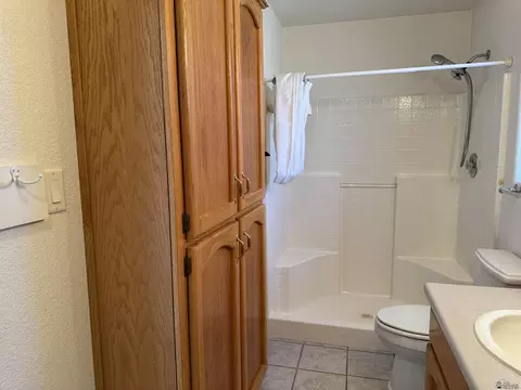 Bath - 13544 E 53 Ln, Yuma, AZ 85367 photo 6 of 7