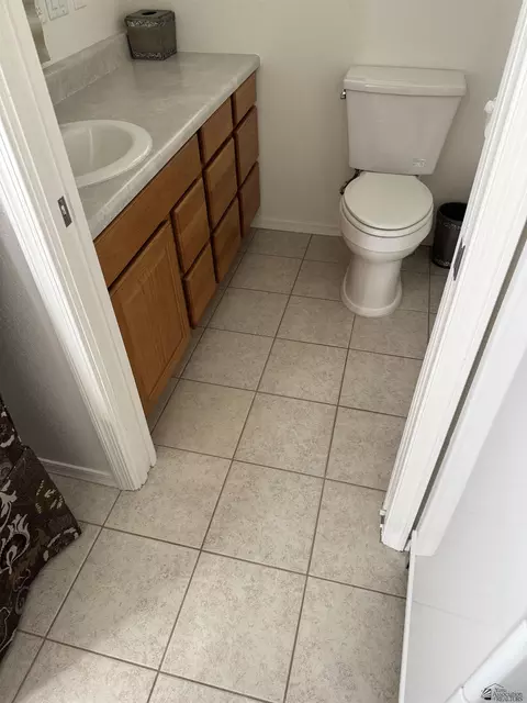 Bath - 13544 E 53 Ln, Yuma, AZ 85367 photo 1 of 7