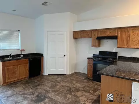 9002 E 30 Pl, Yuma, AZ 85365 photo 8