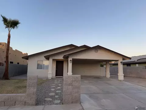 1992 E Udall Ln, San Luis, AZ 85349