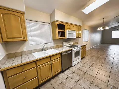 Kitchen - 14850 E 51 Dr, Yuma, AZ 85367 photo 6 of 6