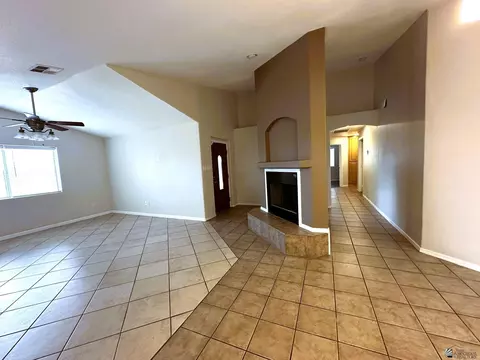 Living - 14850 E 51 Dr, Yuma, AZ 85367 photo 4 of 6