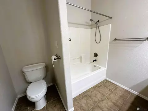 Bath - 14850 E 51 Dr, Yuma, AZ 85367 photo 2 of 3