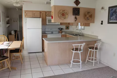 Kitchen - 9633 E 33 St, Yuma, AZ 85365 photo 2 of 4