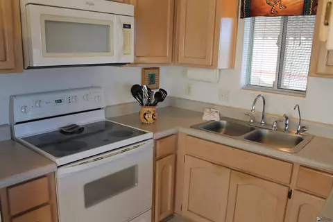 Kitchen - 9633 E 33 St, Yuma, AZ 85365 photo 4 of 4