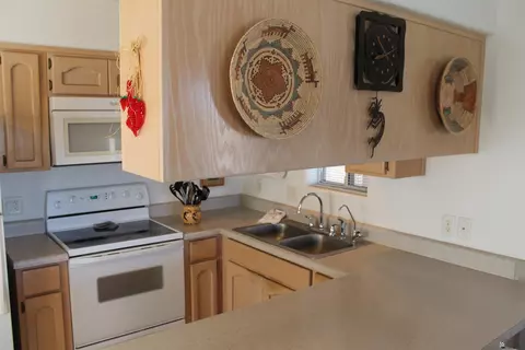 Kitchen - 9633 E 33 St, Yuma, AZ 85365 photo 3 of 4