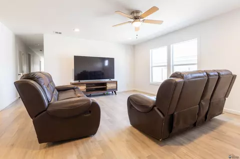 Living - 12627 E 35 St, Yuma, AZ 85367 photo 1 of 3