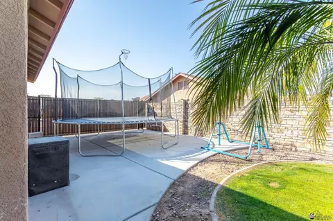Exterior - 9594 E 35 Pl, Yuma, AZ 85365 photo 5 of 10