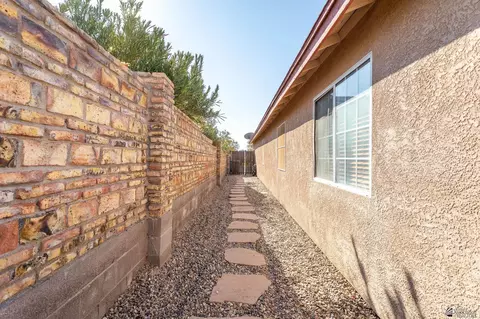 Exterior - 9594 E 35 Pl, Yuma, AZ 85365 photo 10 of 10
