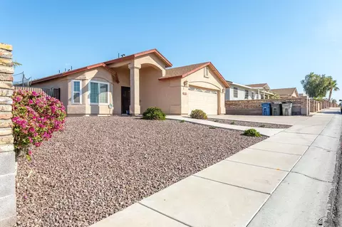 Exterior - 9594 E 35 Pl, Yuma, AZ 85365 photo 3 of 10