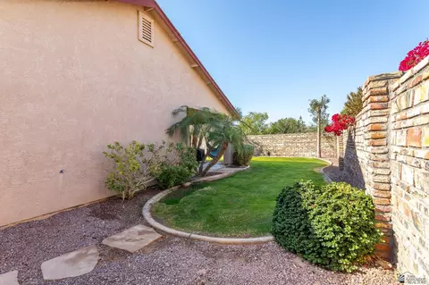 Exterior - 9594 E 35 Pl, Yuma, AZ 85365 photo 9 of 10
