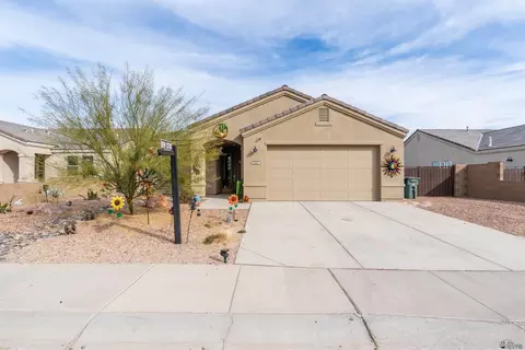 3447 S Falcon Dr, Yuma, AZ 85365