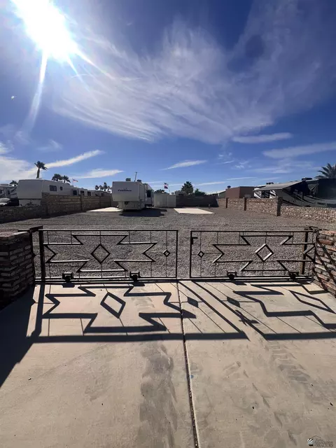 13253 E 45 Ln, Yuma, AZ 85367 photo 2