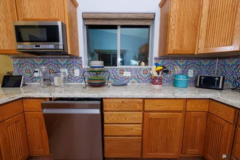 Kitchen - 13220 E 55 St, Yuma, AZ 85367 photo 7 of 11