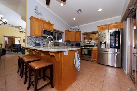 Kitchen - 13220 E 55 St, Yuma, AZ 85367 photo 5 of 11