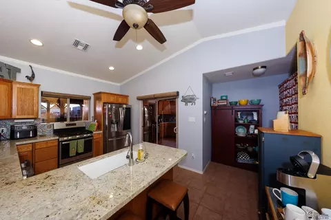 Kitchen - 13220 E 55 St, Yuma, AZ 85367 photo 2 of 11