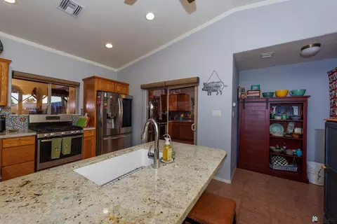 Kitchen - 13220 E 55 St, Yuma, AZ 85367 photo 3 of 11