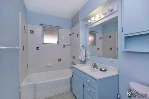Bath - 232 E 25 Pl, Yuma, AZ 85364 photo 1 of 4