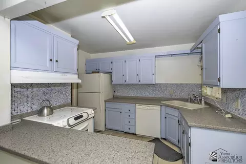 Kitchen - 232 E 25 Pl, Yuma, AZ 85364 photo 2 of 3