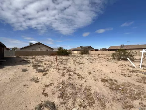 386 N Terrazas Dr, San Luis, AZ 85333