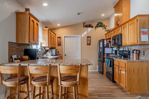 Kitchen - 13628 E 55 Ln, Yuma, AZ 85367 photo 3 of 3