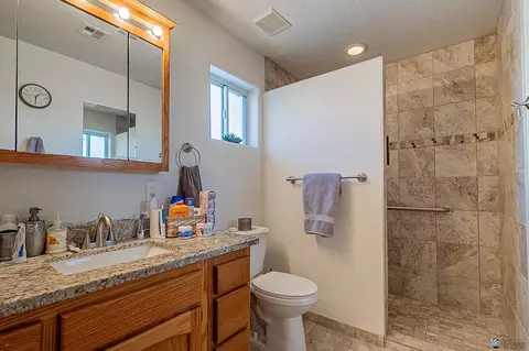 Bath - 13628 E 55 Ln, Yuma, AZ 85367 photo 1 of 3