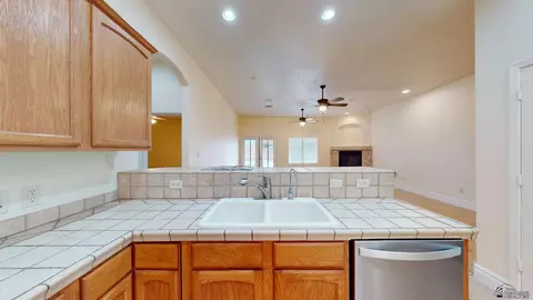 Kitchen - 14414 E 52 St, Yuma, AZ 85367 photo 3 of 3
