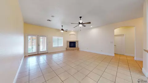 Living - 14414 E 52 St, Yuma, AZ 85367 photo 2 of 4