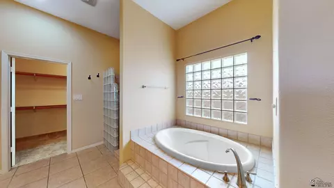 Bath - 14414 E 52 St, Yuma, AZ 85367 photo 2 of 3