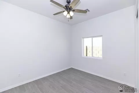 Bedroom - 7902 E 35 Pl, Yuma, AZ 85365 photo 5 of 8