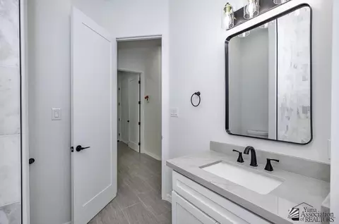Bath - 7902 E 35 Pl, Yuma, AZ 85365 photo 7 of 7