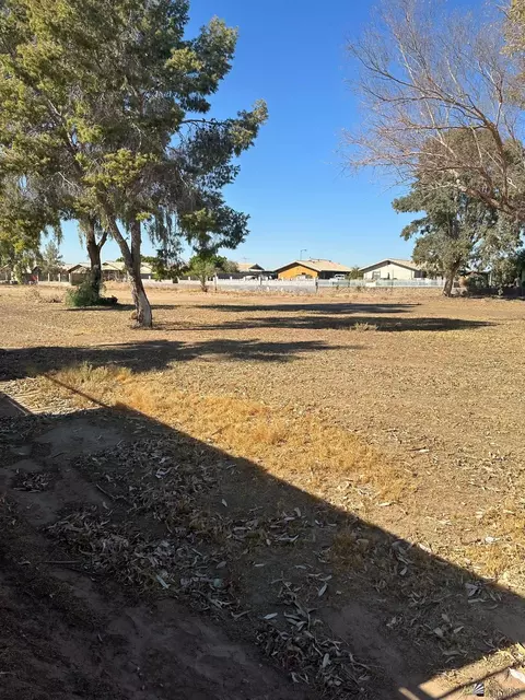 Exterior - 607 N Marshall Loop Rd, Somerton, AZ 85350 photo 2 of 2