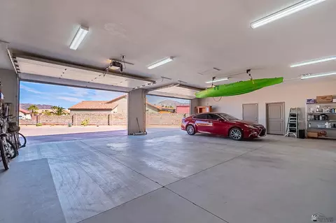 Exterior - 14697 E 53 St, Yuma, AZ 85367 photo 4 of 12