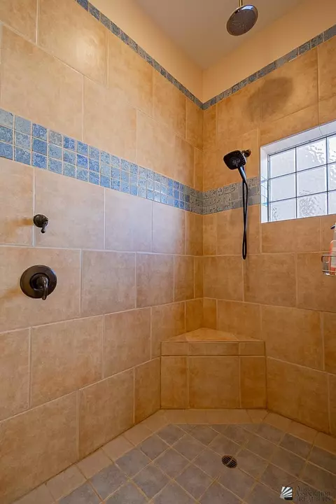 Bath - 14697 E 53 St, Yuma, AZ 85367 photo 2 of 4