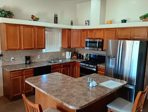 Kitchen - 11805 E Alpha Way, Yuma, AZ 85367 photo 2 of 3