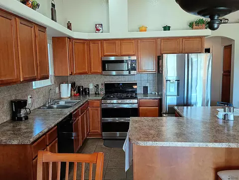Kitchen - 11805 E Alpha Way, Yuma, AZ 85367 photo 3 of 3