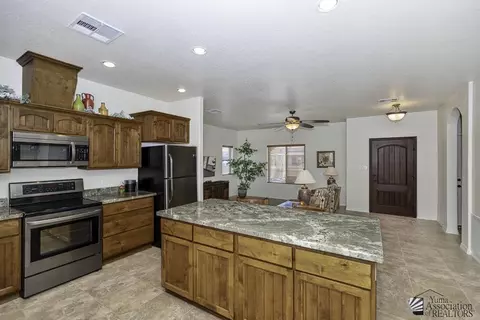 Kitchen - 12804 E 49 St, Yuma, AZ 85367 photo 3 of 5