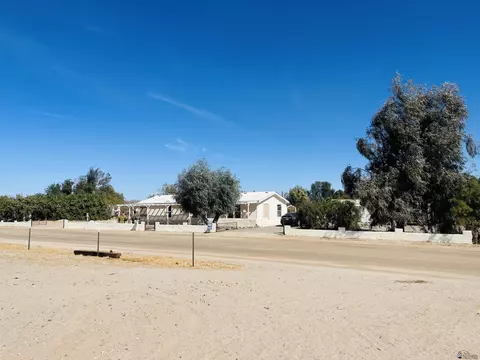 10469 S Rhyolite Ave, Wellton, AZ 85356
