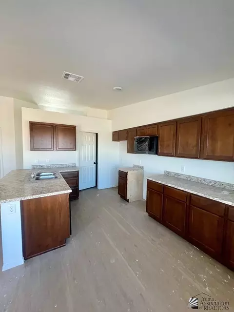 7254 E 44th Pl, Yuma, AZ 85365 photo 5