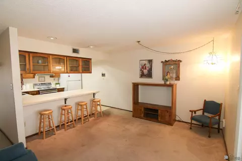 Living - 634 E 25 Pl, Yuma, AZ 85365 photo 4 of 5