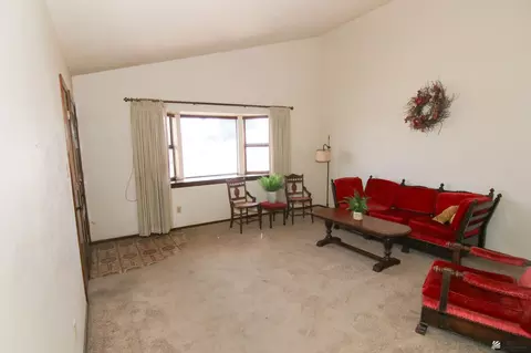 Living - 634 E 25 Pl, Yuma, AZ 85365 photo 2 of 5