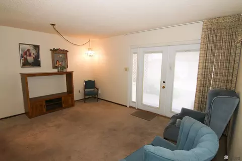 Living - 634 E 25 Pl, Yuma, AZ 85365 photo 5 of 5