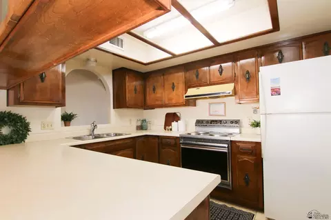 Kitchen - 634 E 25 Pl, Yuma, AZ 85365 photo 1 of 1