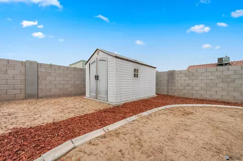 Exterior - 8758 E 25 St, Yuma, AZ 85365 photo 4 of 5
